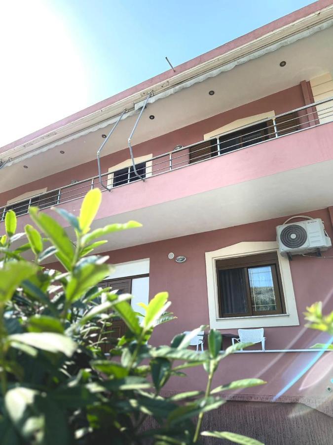 Amar Apartments Sarandë Esterno foto