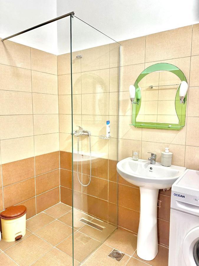 Amar Apartments Sarandë Esterno foto