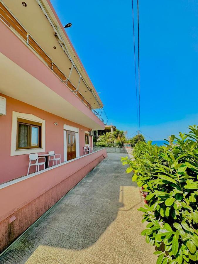 Amar Apartments Sarandë Esterno foto