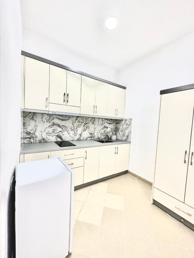 Amar Apartments Sarandë Esterno foto