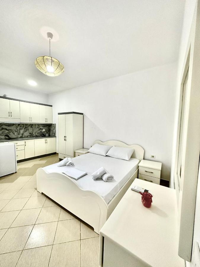 Amar Apartments Sarandë Esterno foto