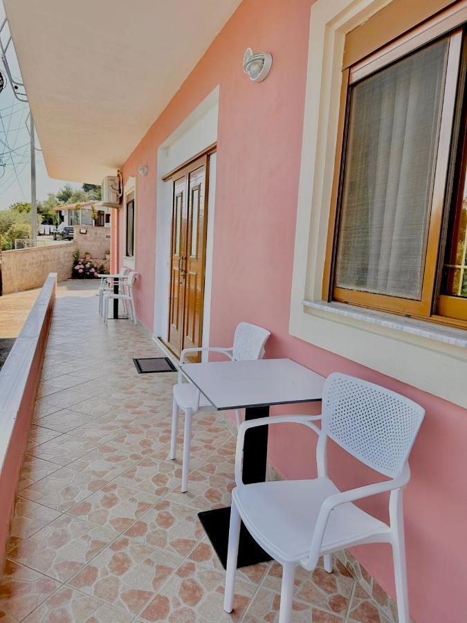 Amar Apartments Sarandë Esterno foto