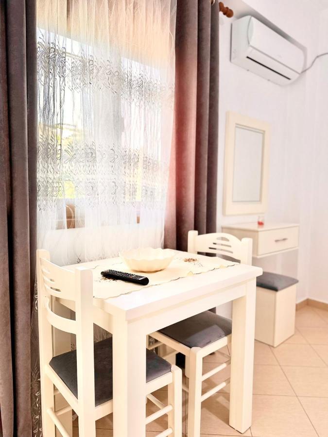 Amar Apartments Sarandë Esterno foto