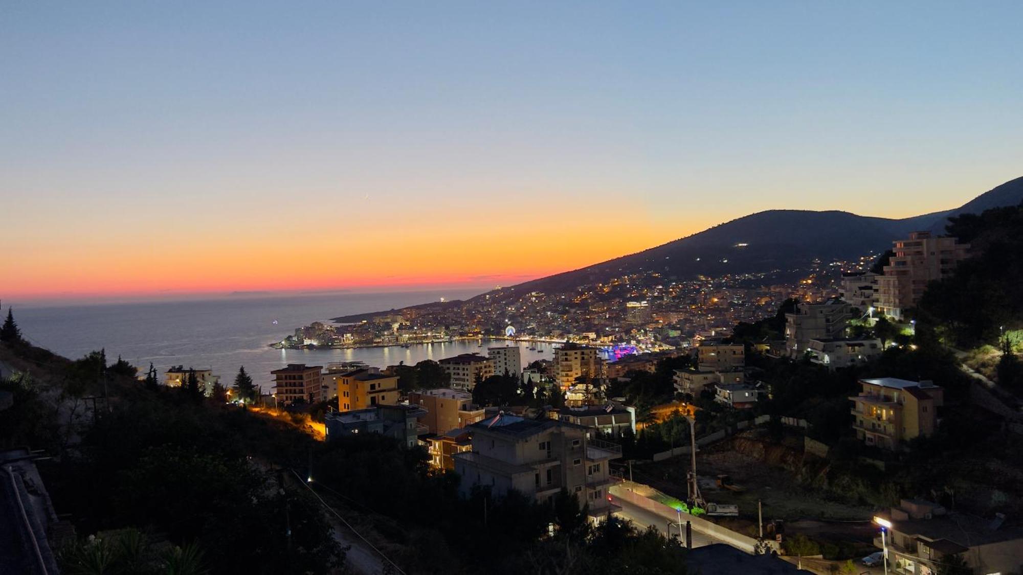 Amar Apartments Sarandë Esterno foto