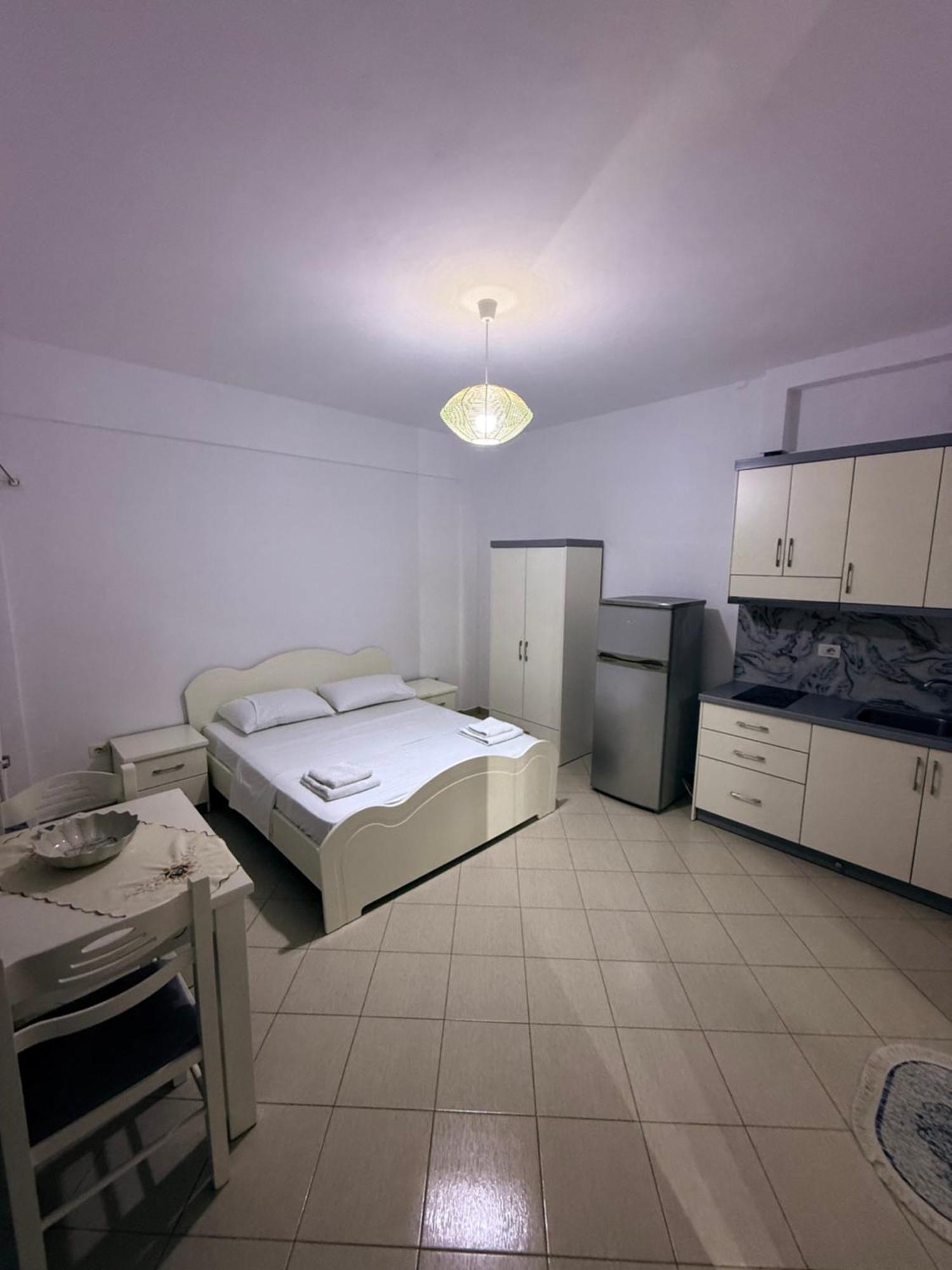 Amar Apartments Sarandë Esterno foto