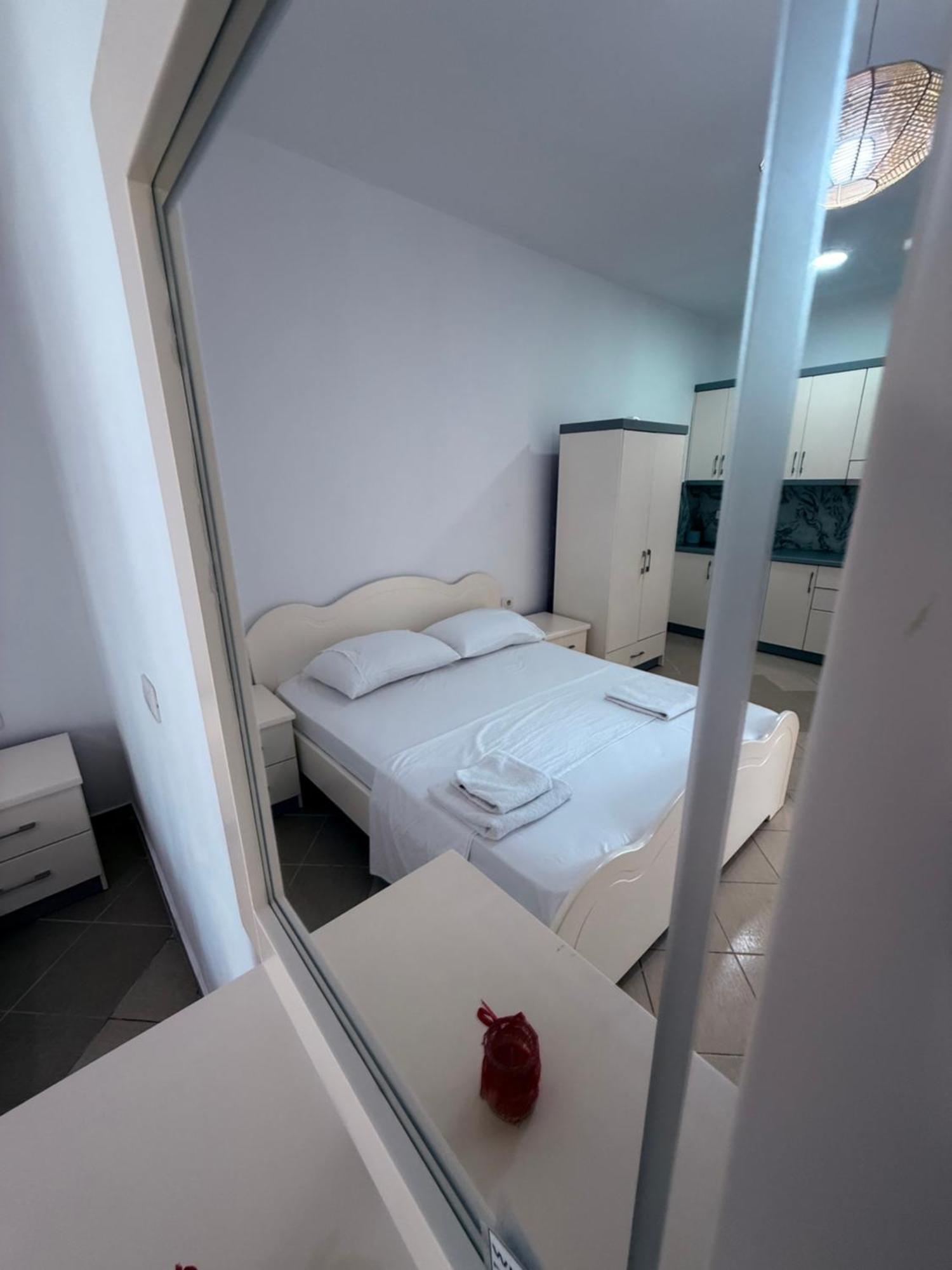 Amar Apartments Sarandë Esterno foto