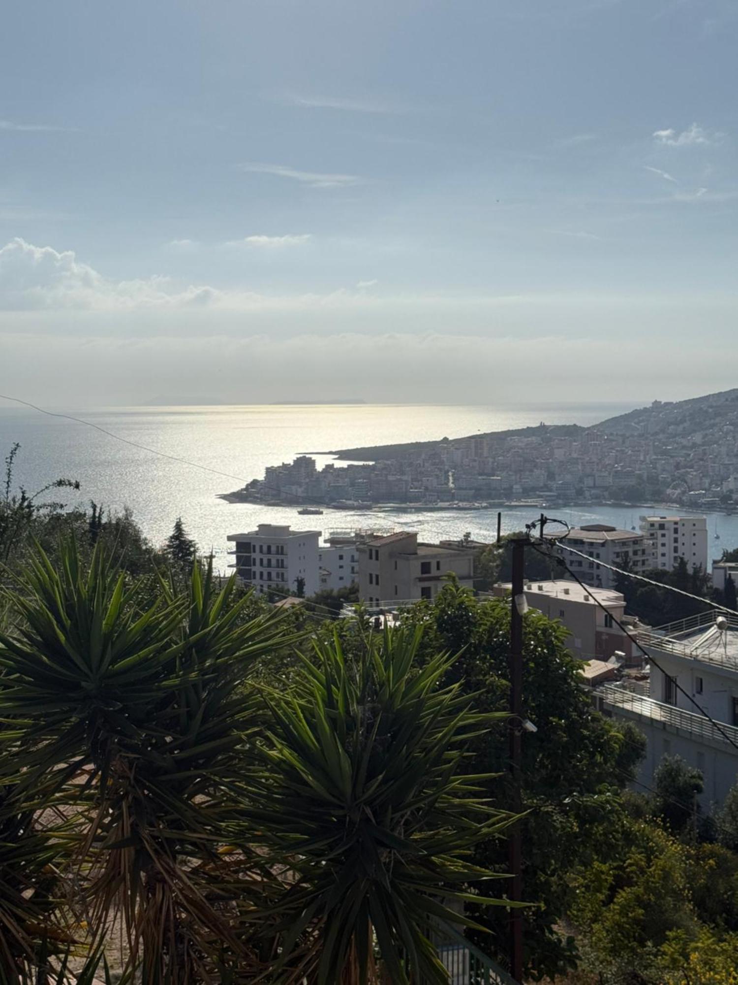 Amar Apartments Sarandë Esterno foto