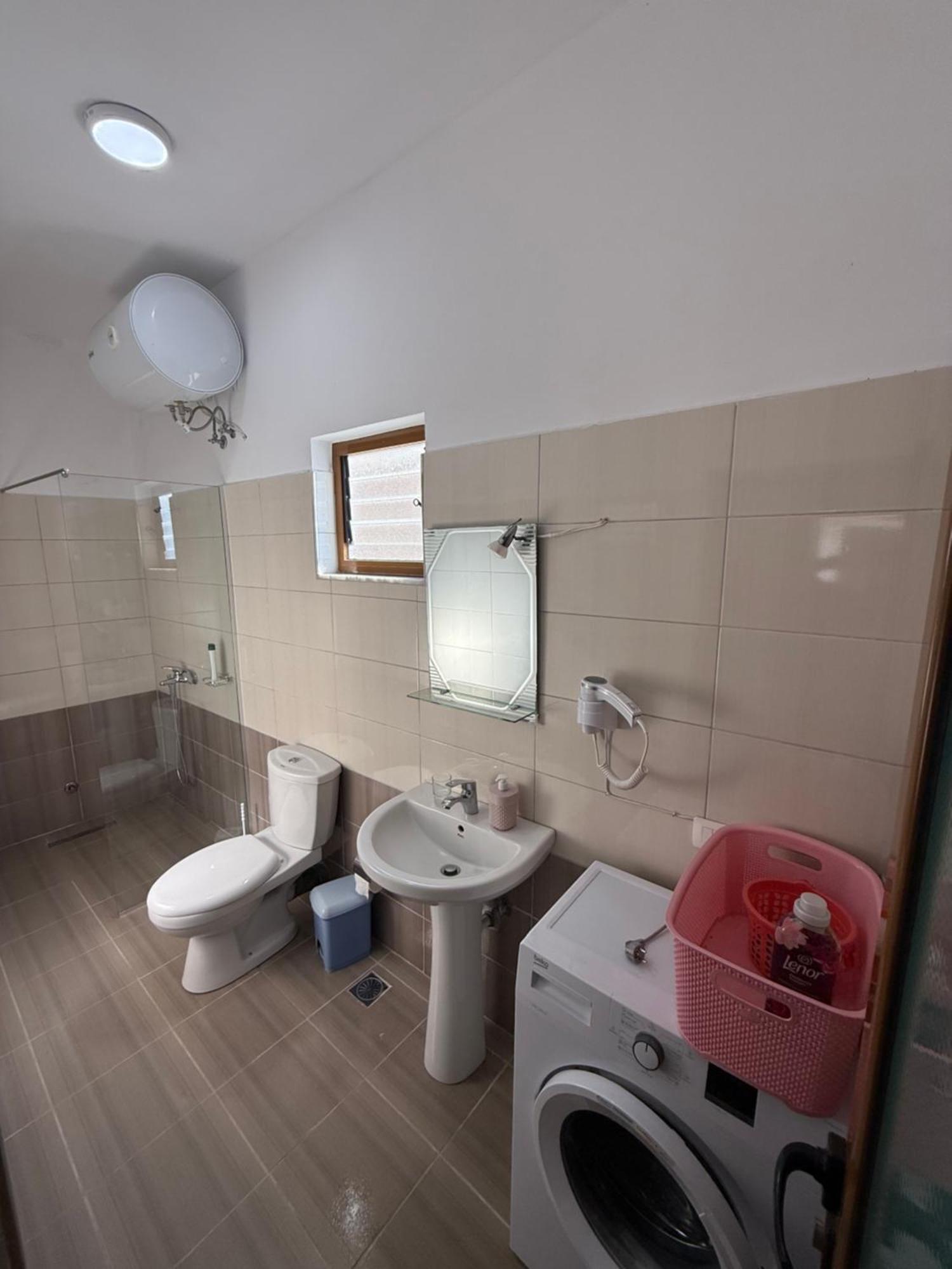 Amar Apartments Sarandë Esterno foto