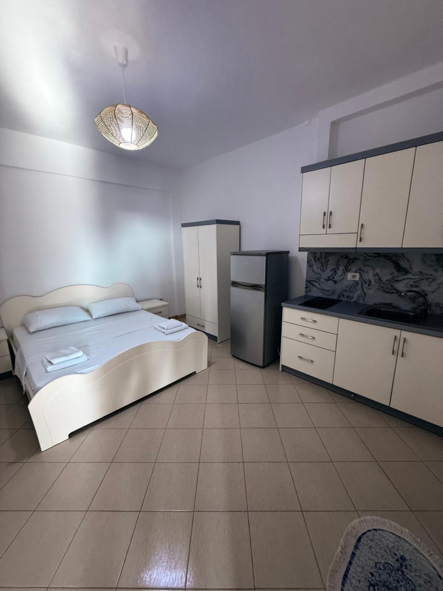 Amar Apartments Sarandë Esterno foto